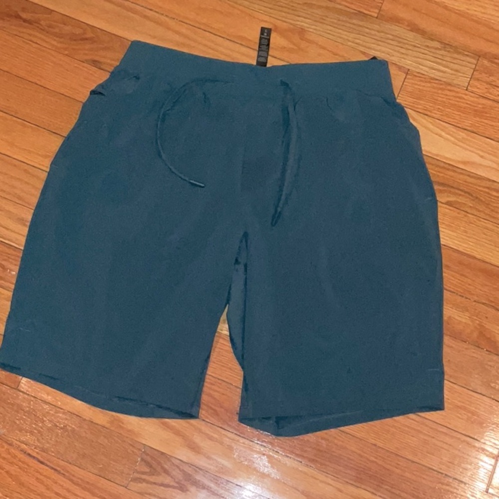 Lululemon men’s workout shorts